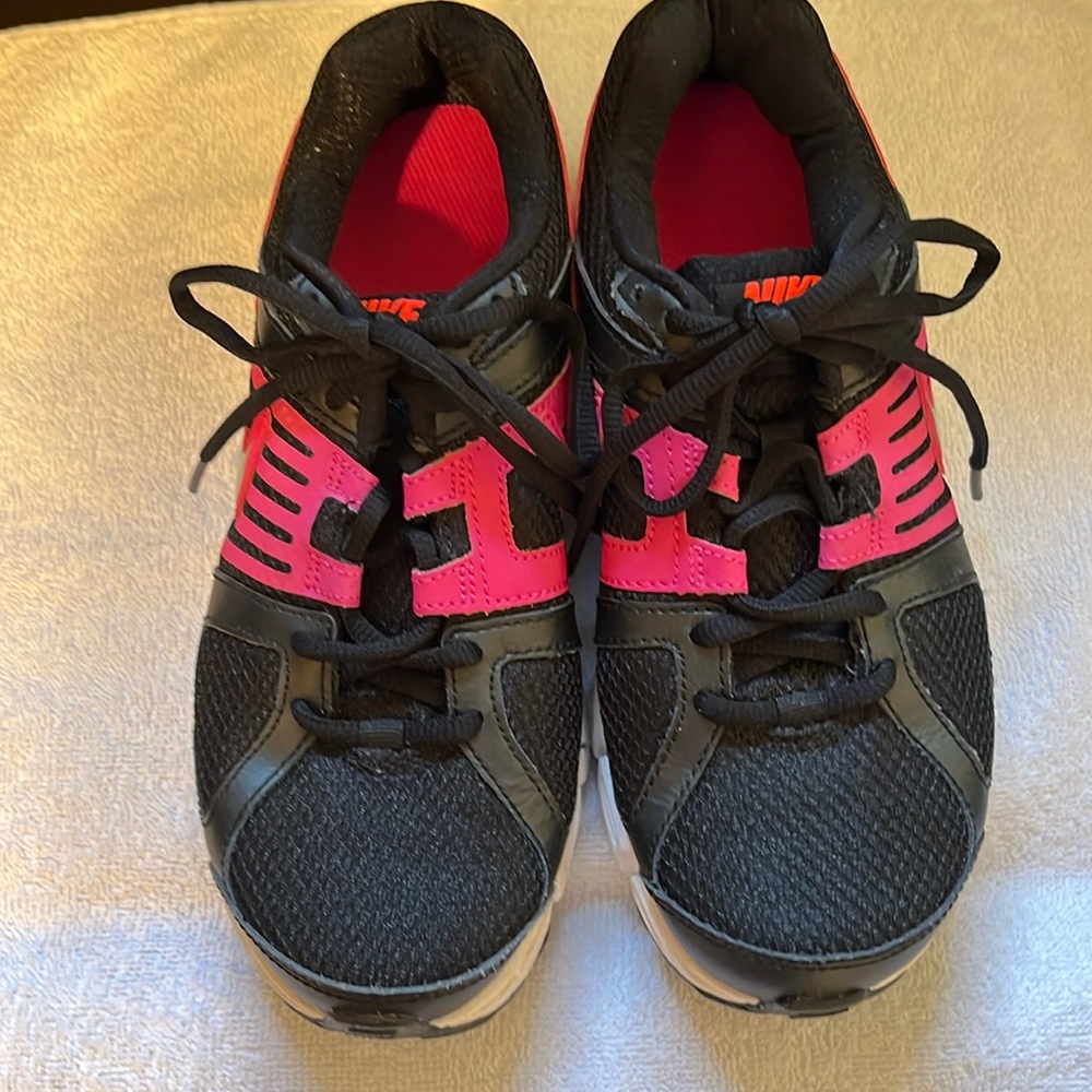 Nike Running Downshifts SizeUS 6 New